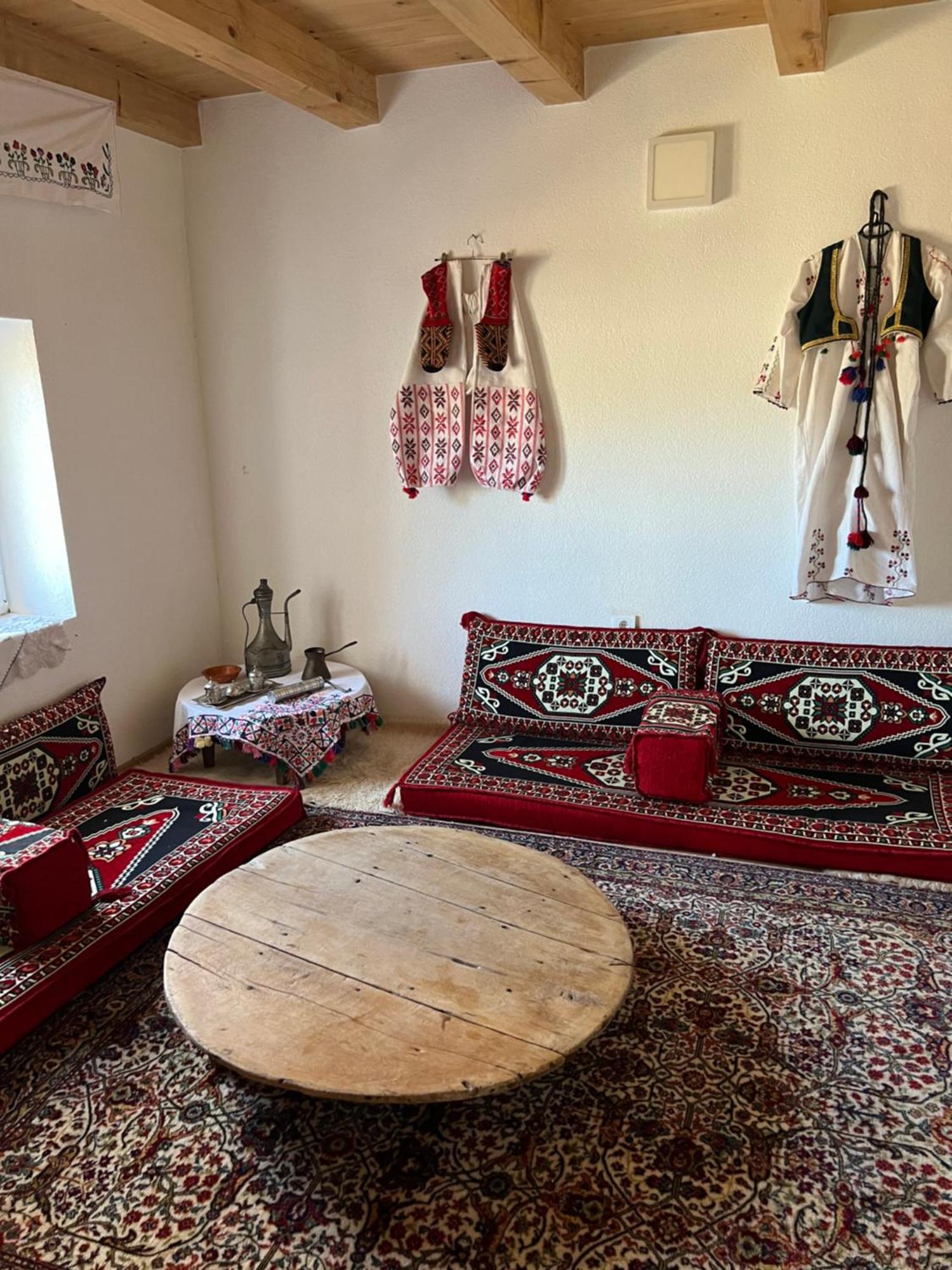 مبيت وإفطار Gornji Lukomir Kod Kapetana Tea المظهر الخارجي الصورة